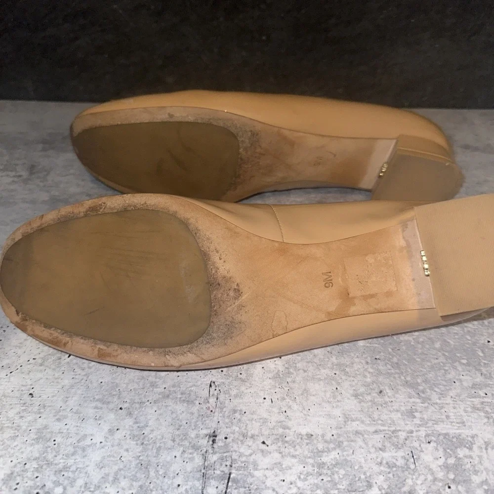 TORY BURCH GIGI NUDE PATENT LEATHERBLOCK HEEL PUMP SIZE 9 $348